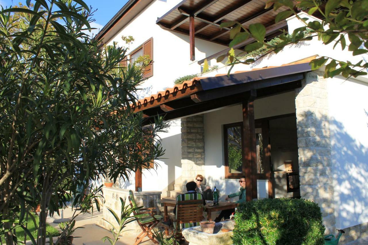Apartments Dina Pula Exterior foto